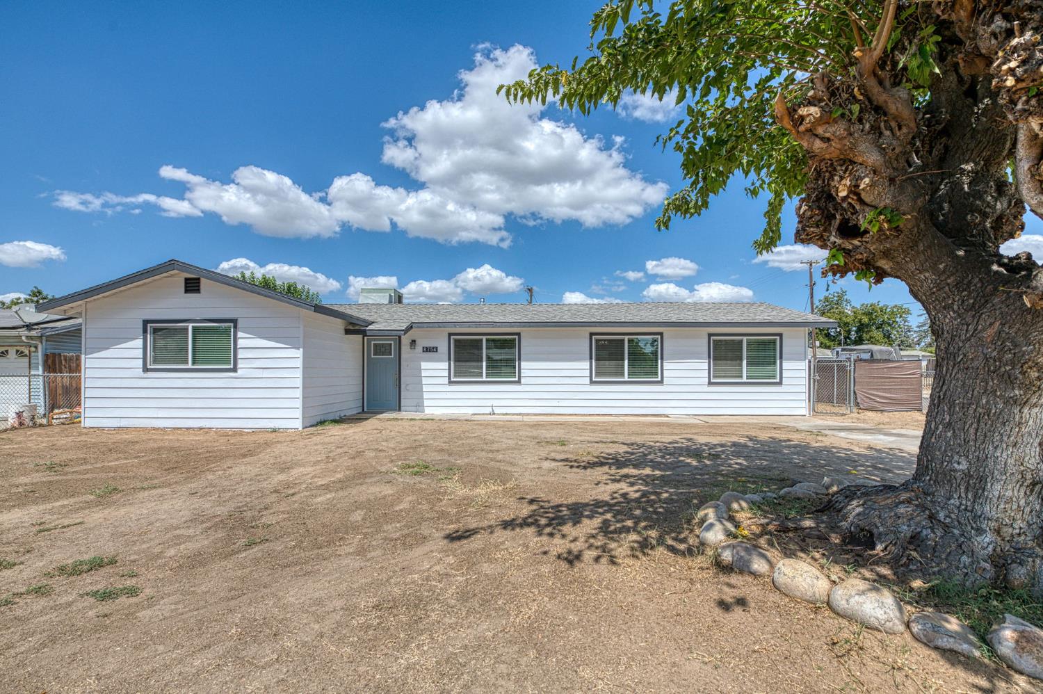 8754 E Ostler St, Selma, CA 93662