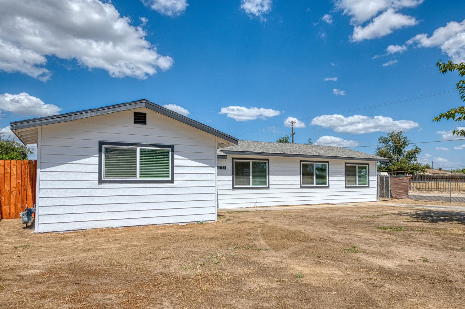 8754 E Ostler St, Selma, CA 93662