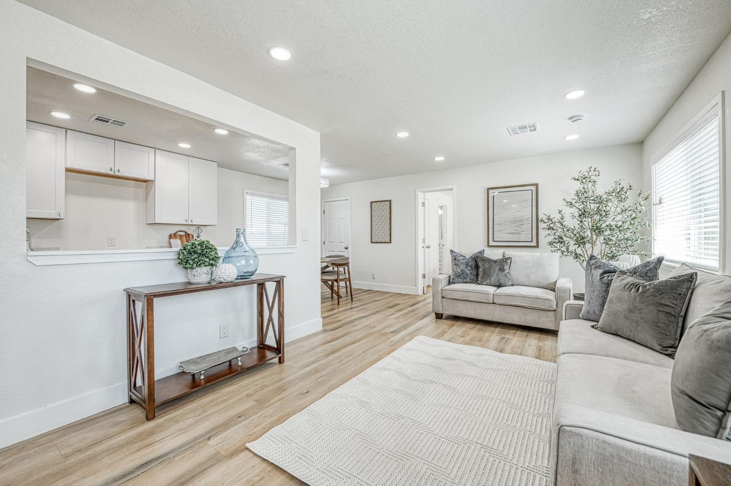 8754 E Ostler St, Selma, CA 93662