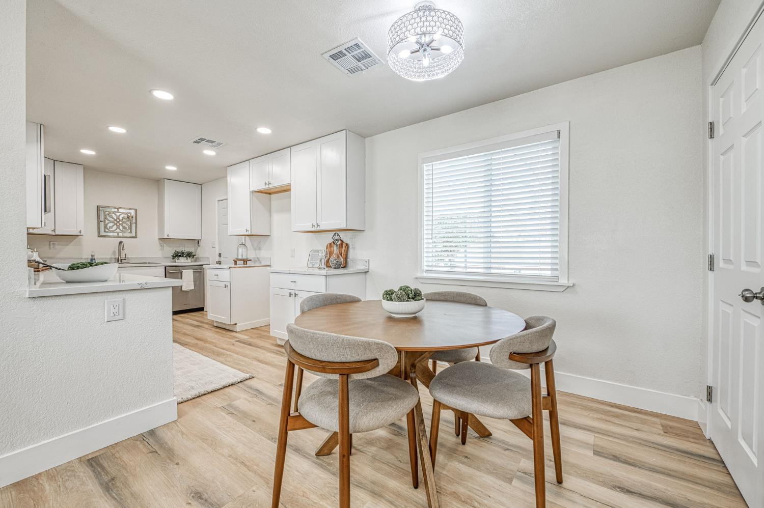 8754 E Ostler St, Selma, CA 93662