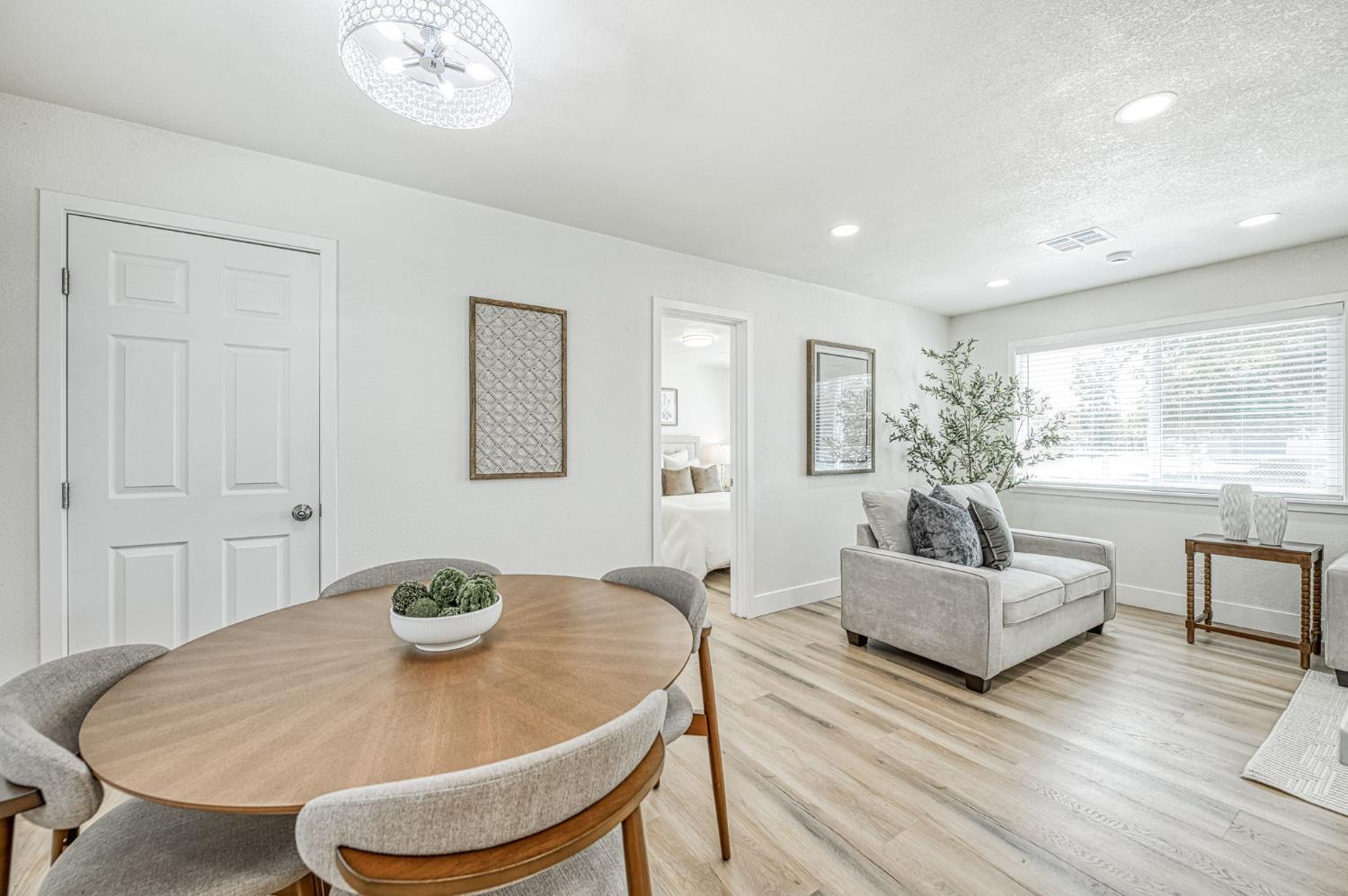 8754 E Ostler St, Selma, CA 93662
