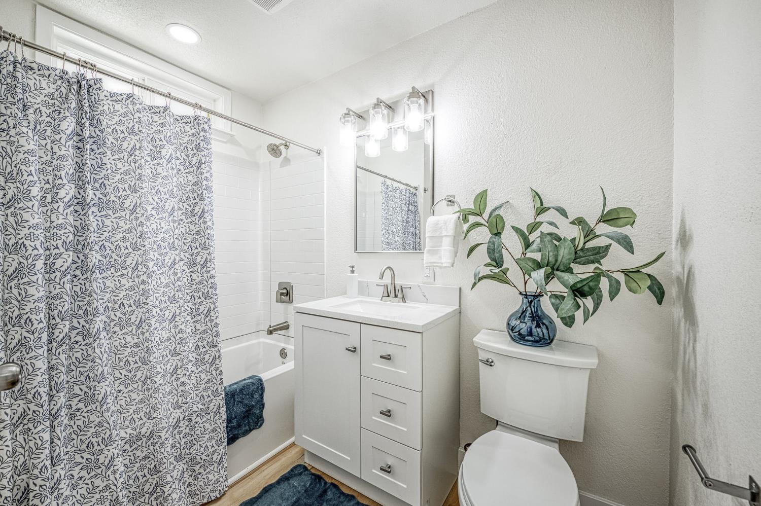 8754 E Ostler St, Selma, CA 93662