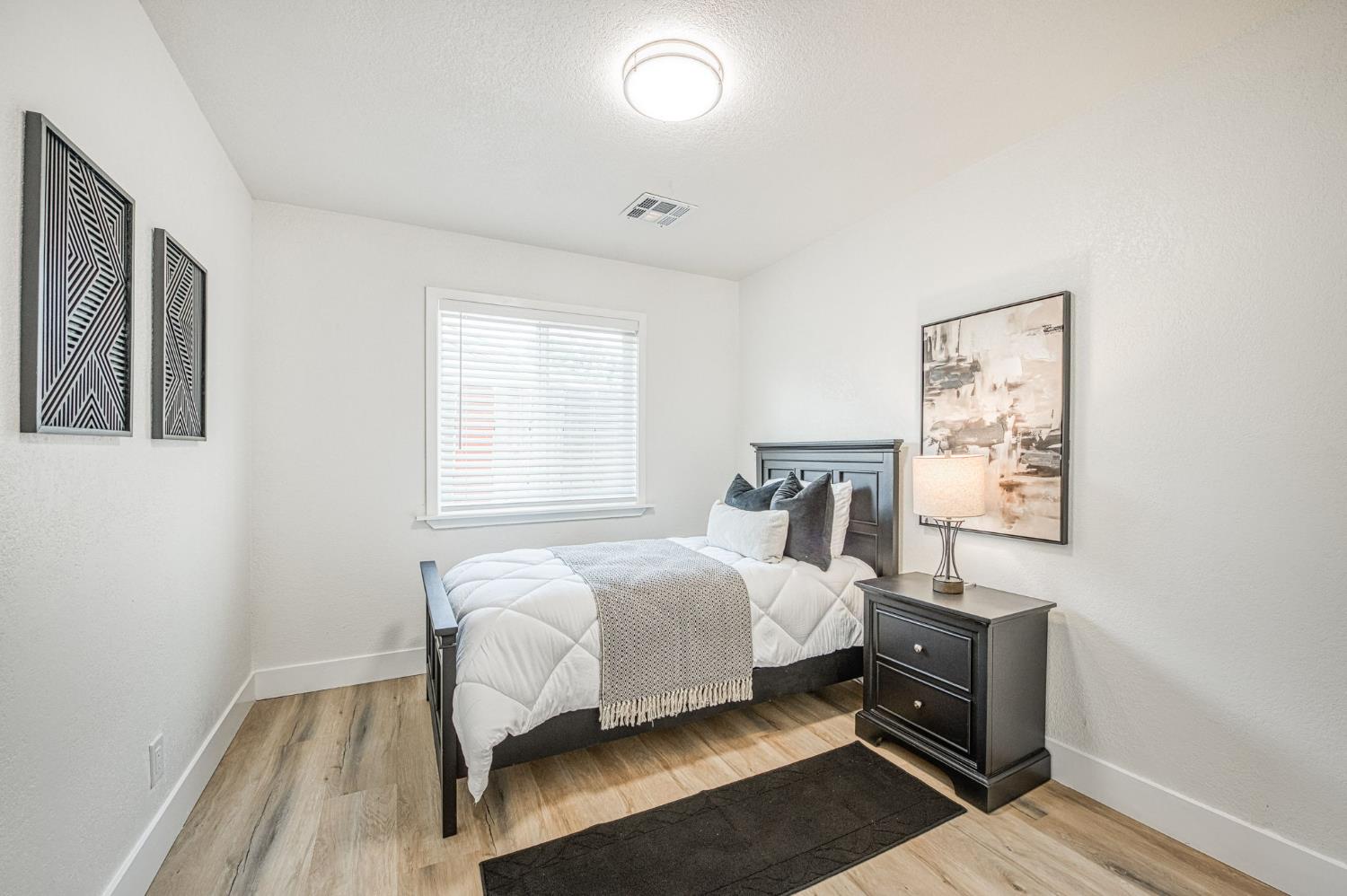 8754 E Ostler St, Selma, CA 93662