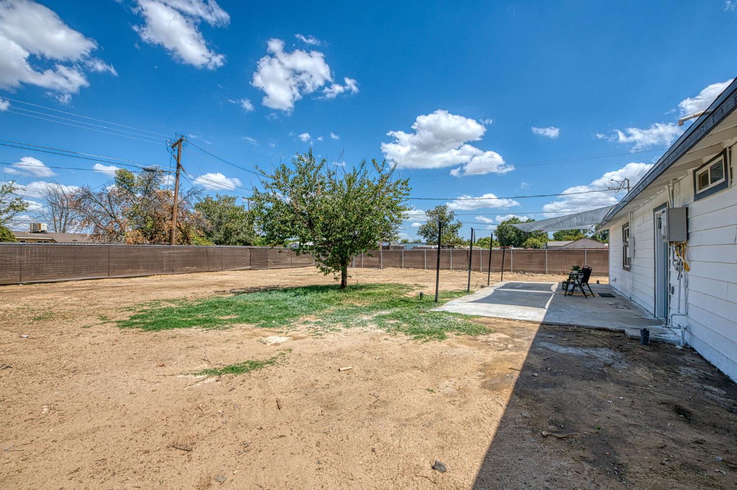 8754 E Ostler St, Selma, CA 93662