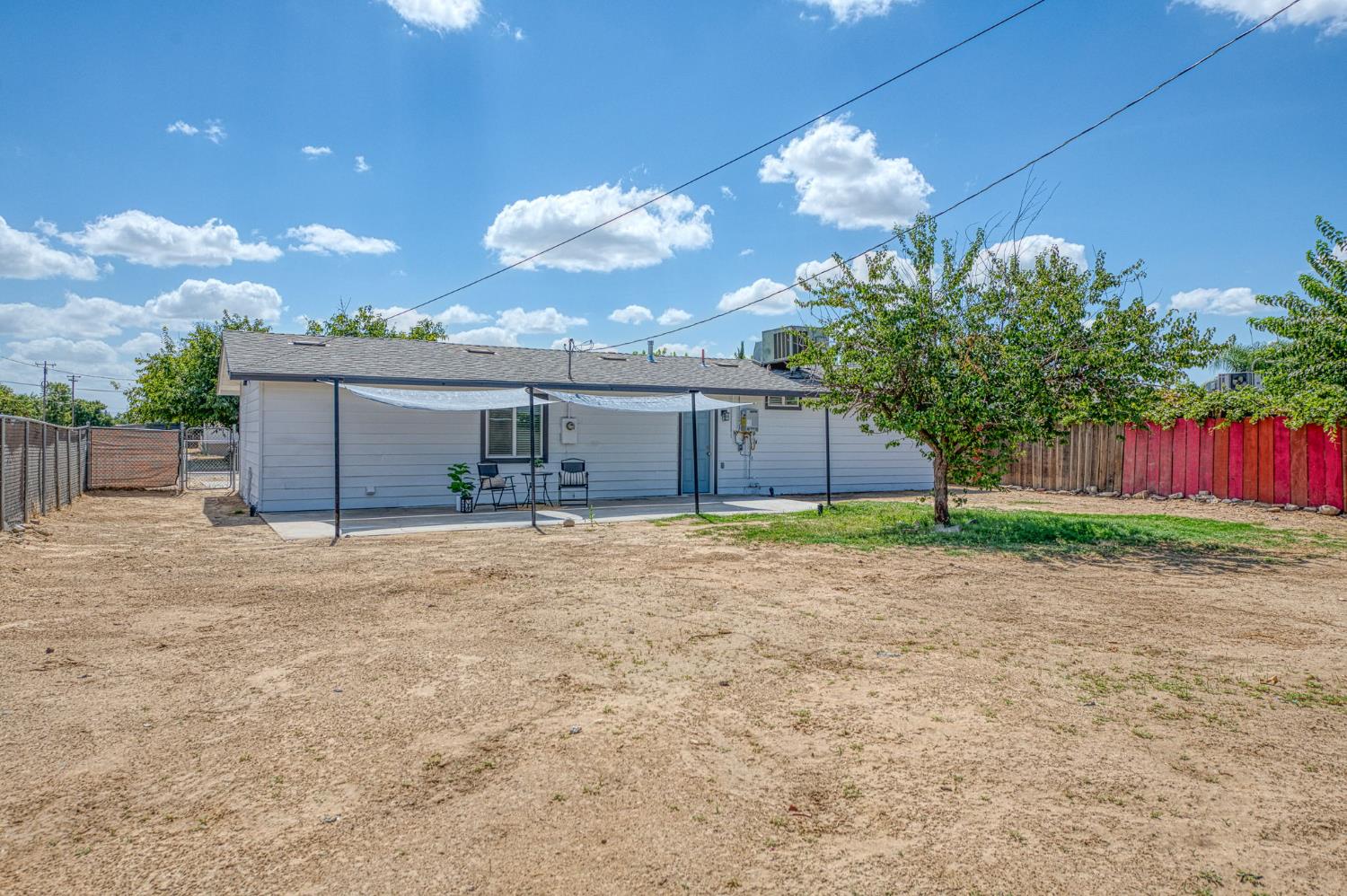 8754 E Ostler St, Selma, CA 93662