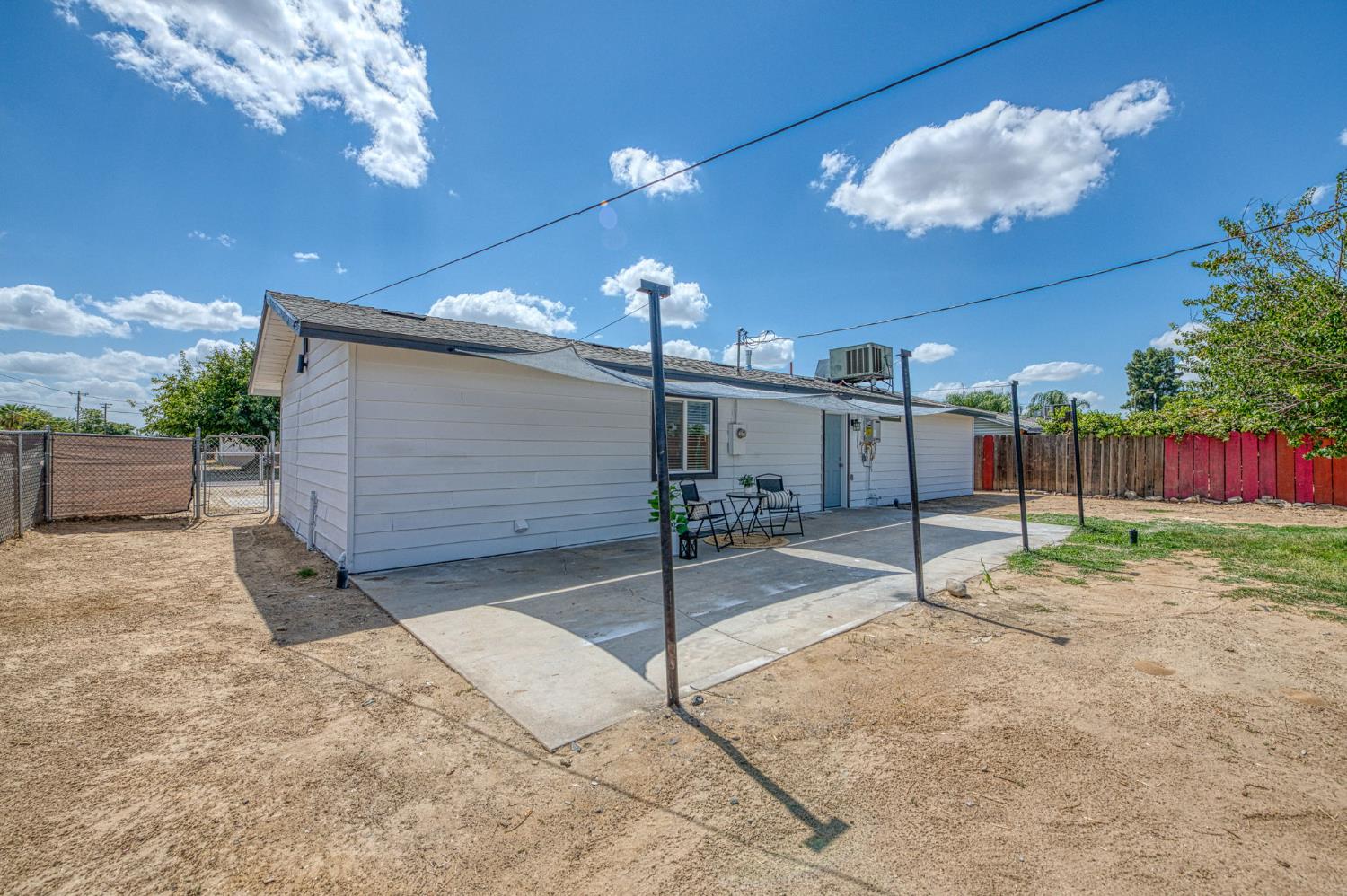 8754 E Ostler St, Selma, CA 93662