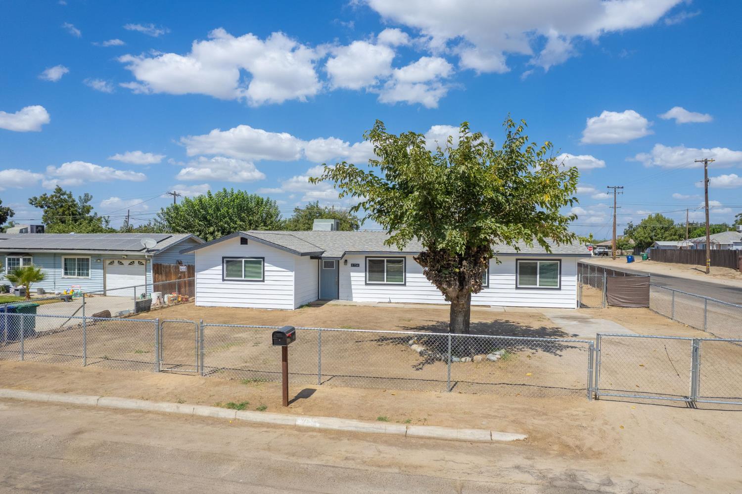 8754 E Ostler St, Selma, CA 93662