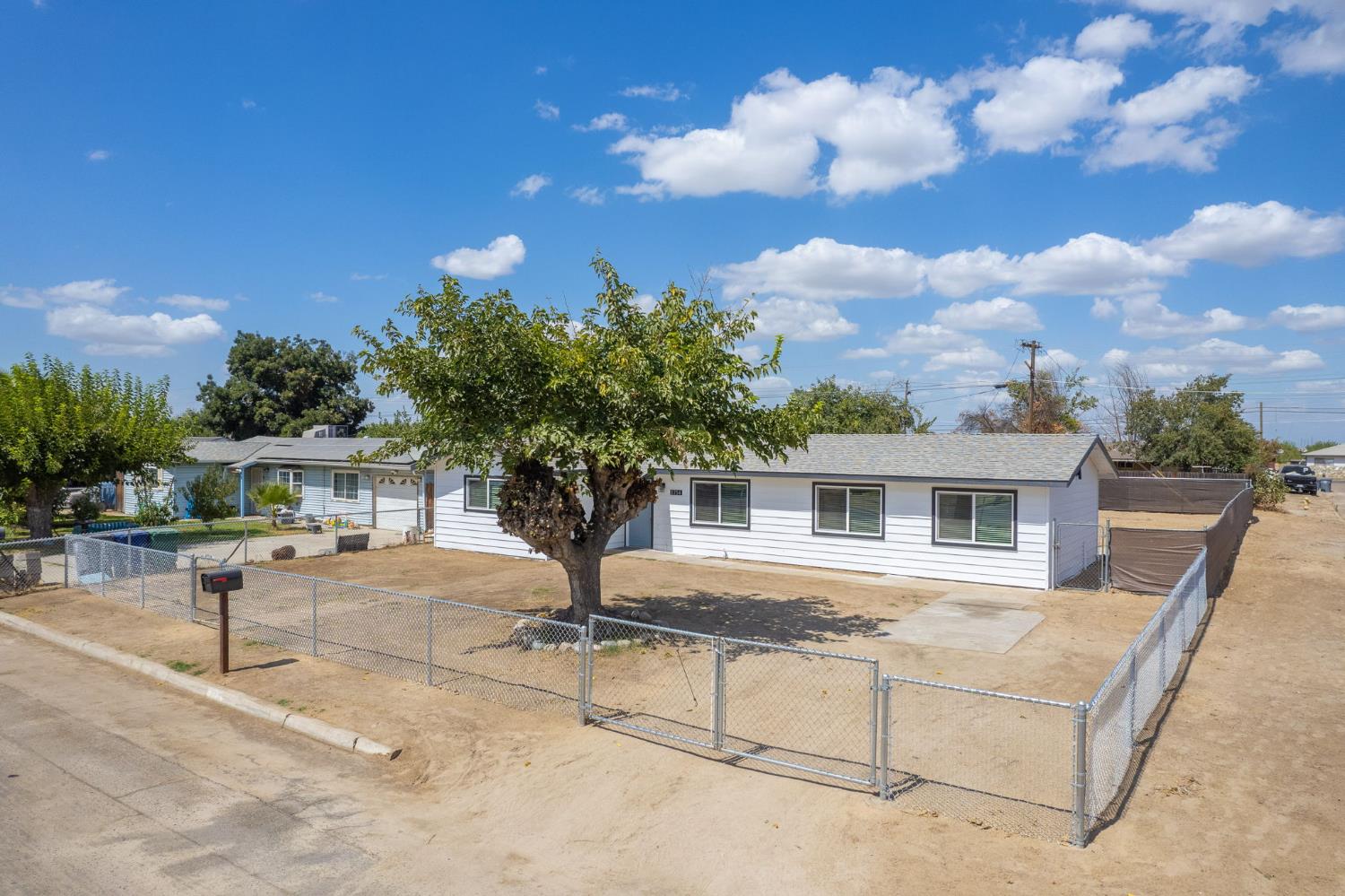 8754 E Ostler St, Selma, CA 93662