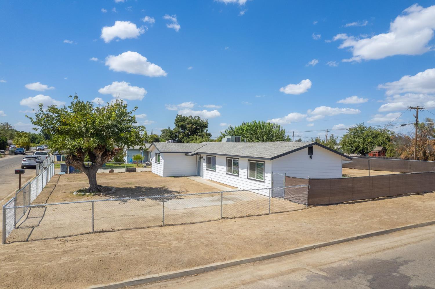 8754 E Ostler St, Selma, CA 93662