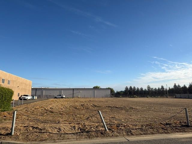 2551 Mitchell Ct, Madera, CA 93637