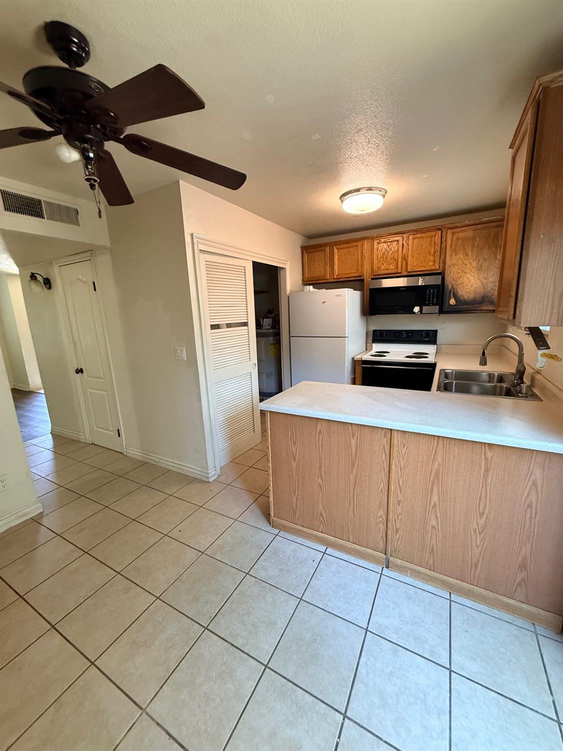 1745 N Winery Ave #144, Fresno, CA 93703