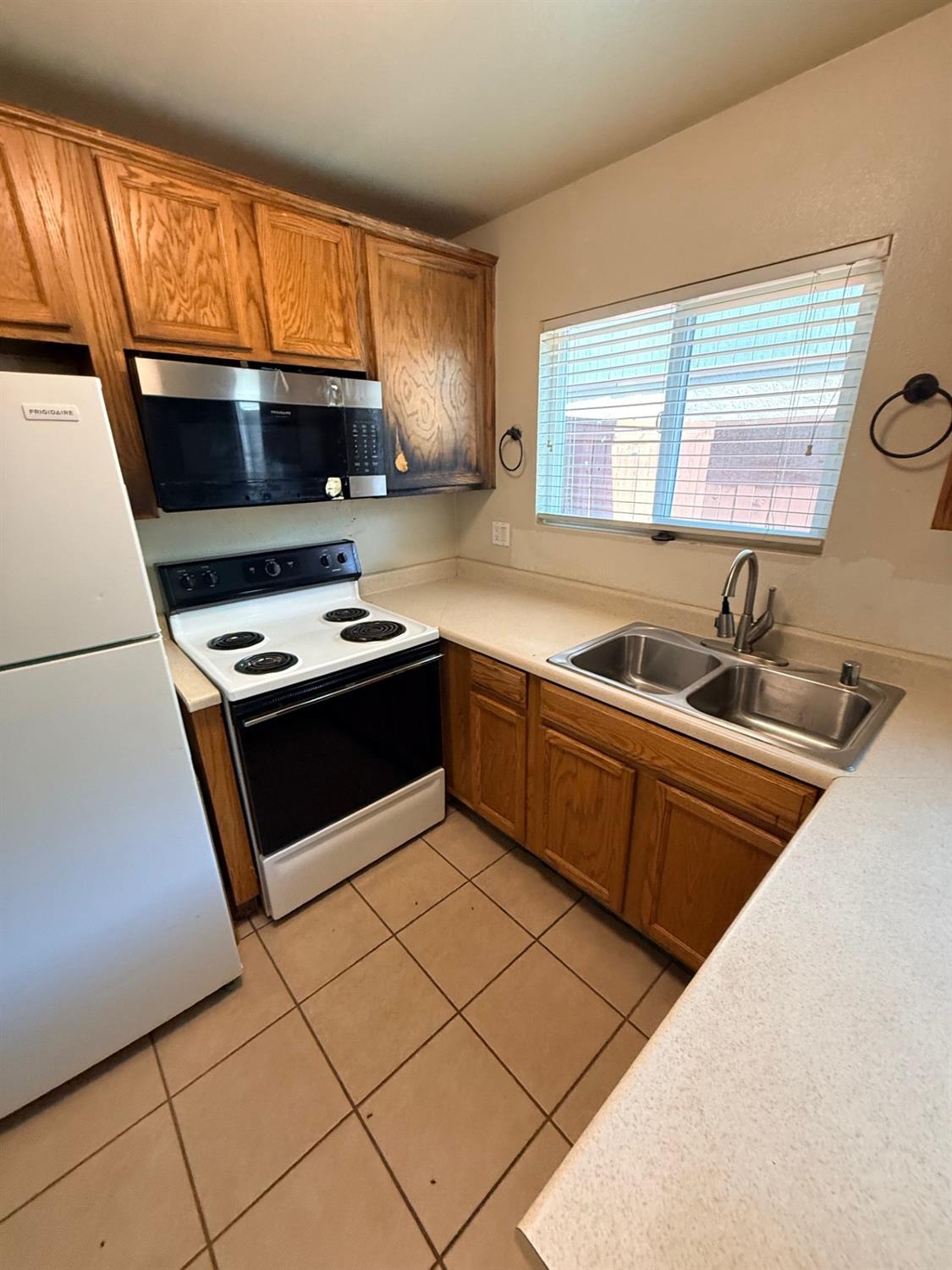 1745 N Winery Ave #144, Fresno, CA 93703