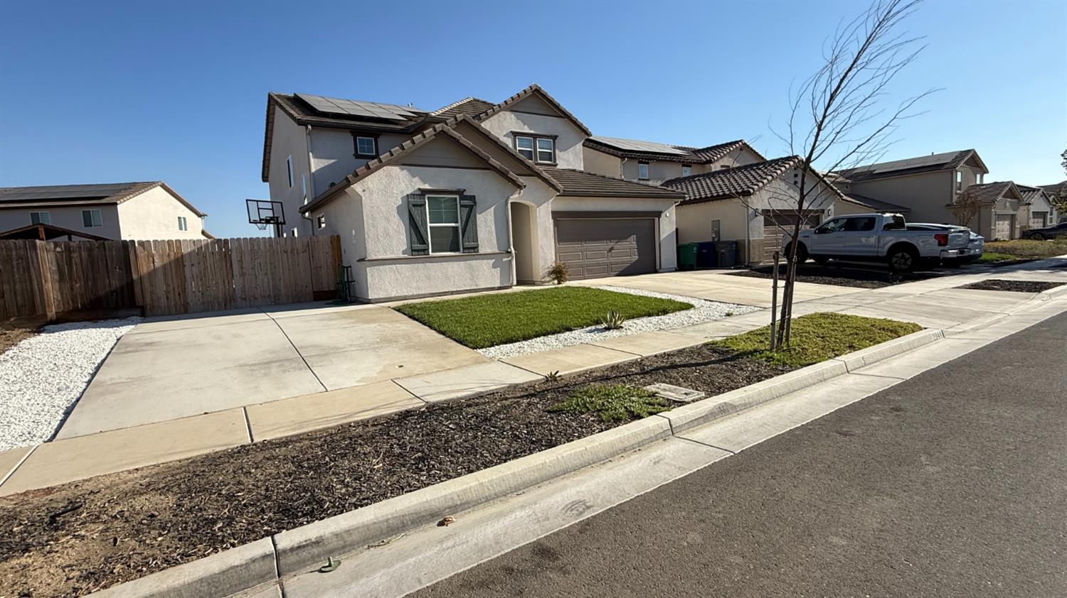 2044 Edwards St, Los Banos, CA 93635