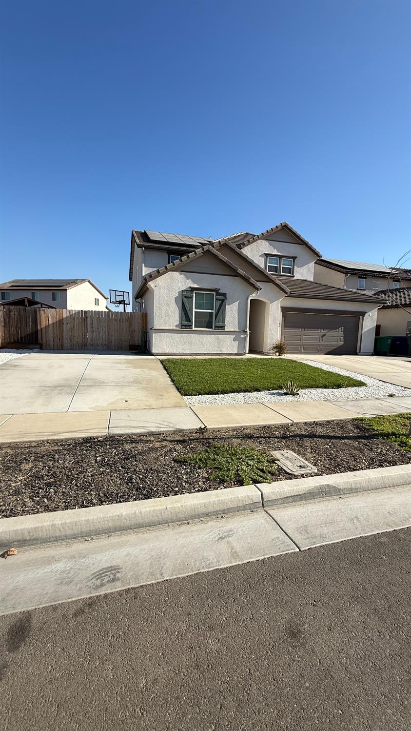 2044 Edwards St, Los Banos, CA 93635