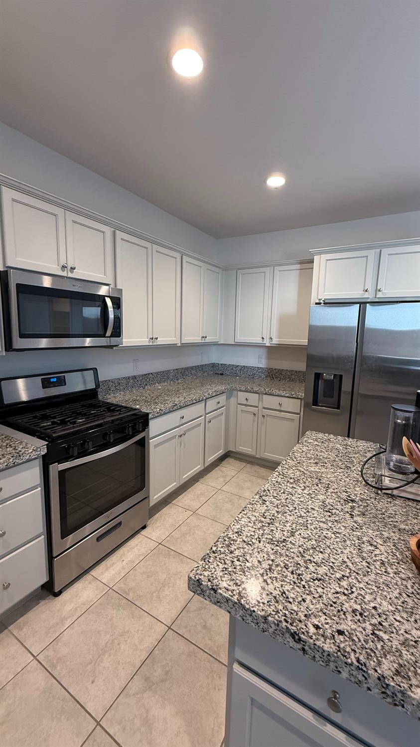 2044 Edwards St, Los Banos, CA 93635