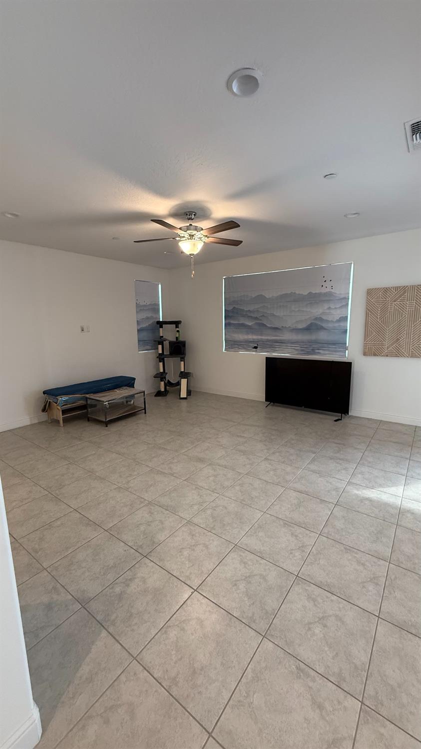 2044 Edwards St, Los Banos, CA 93635