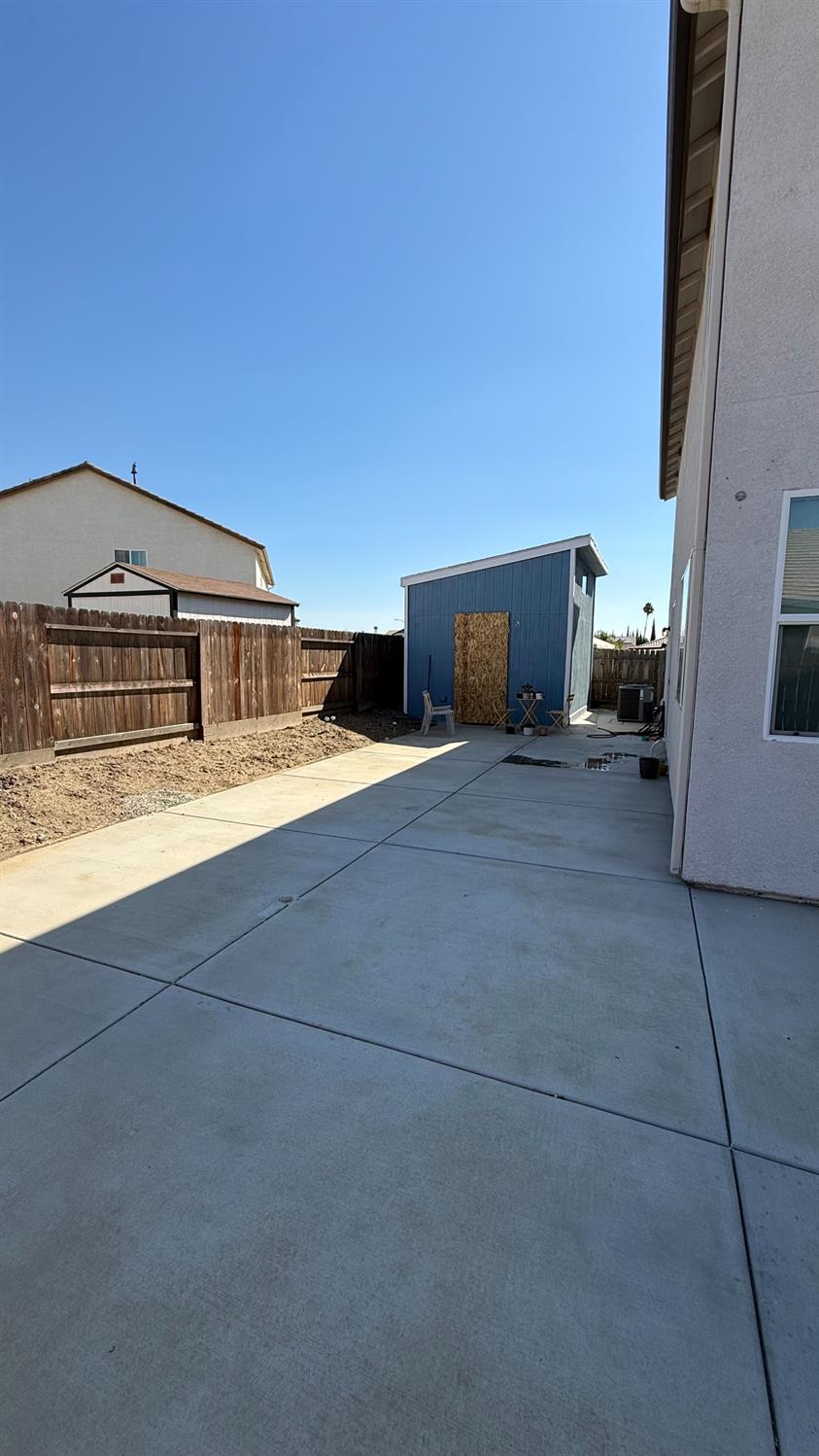 2044 Edwards St, Los Banos, CA 93635