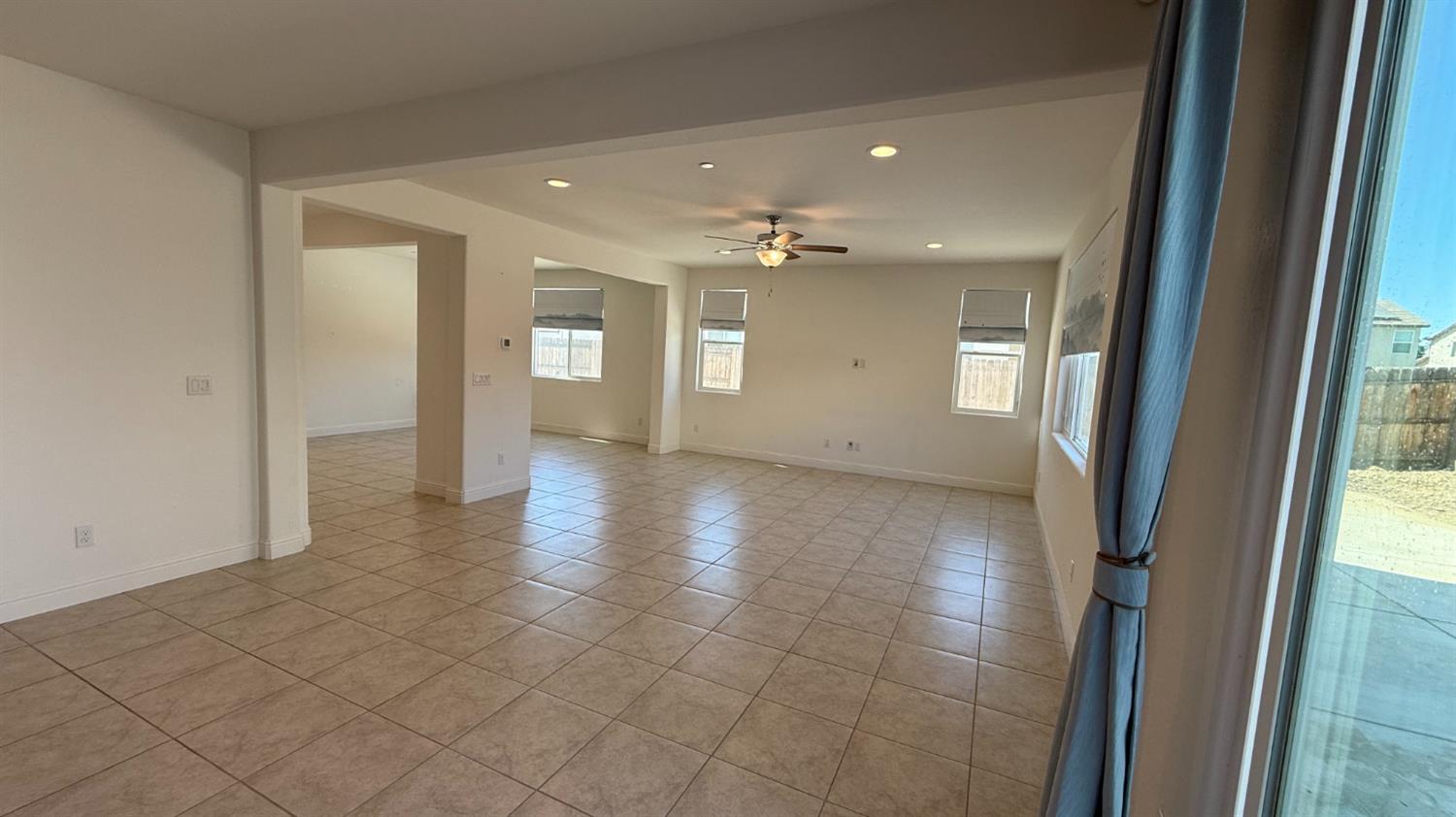 2044 Edwards St, Los Banos, CA 93635
