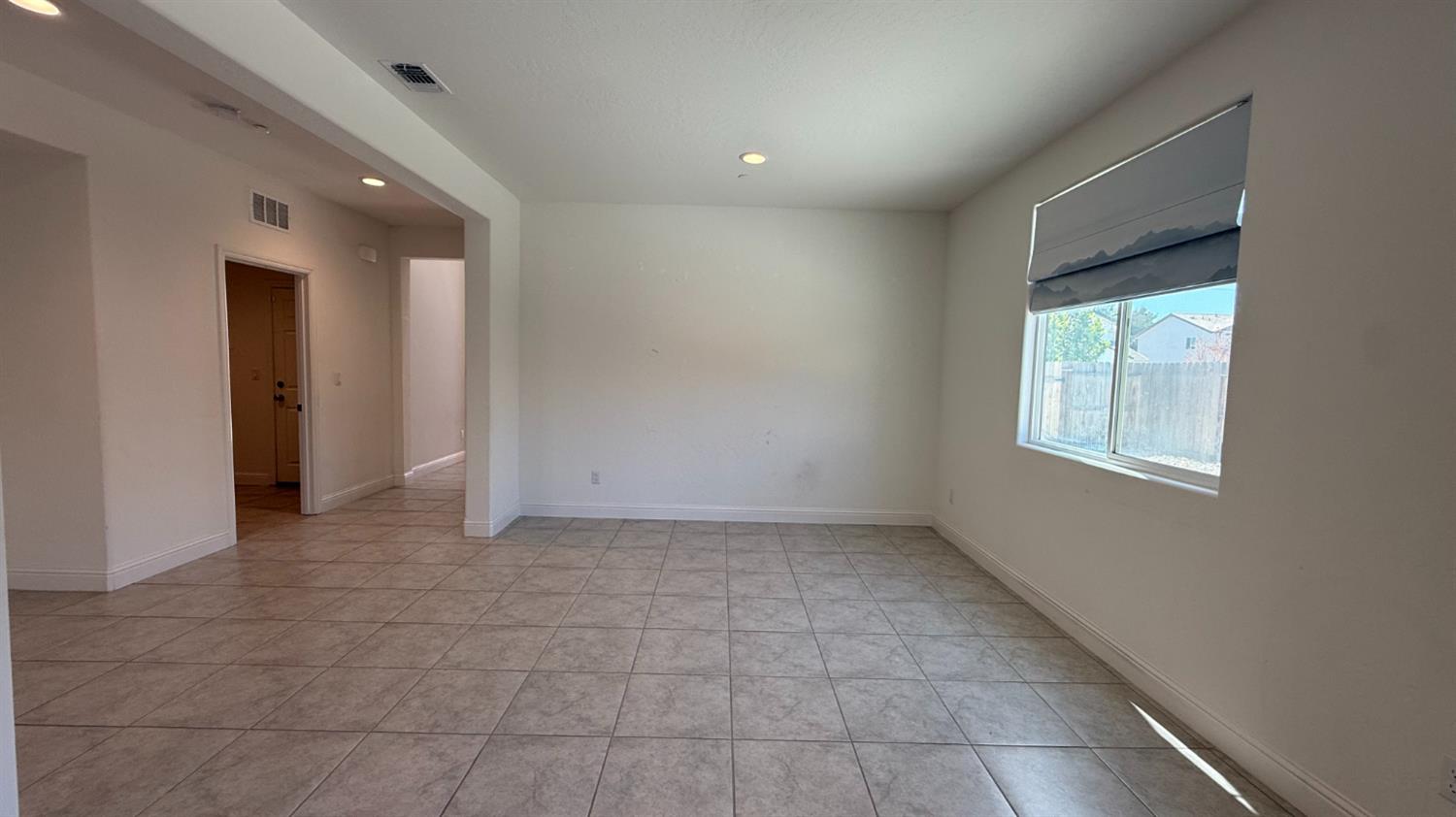 2044 Edwards St, Los Banos, CA 93635