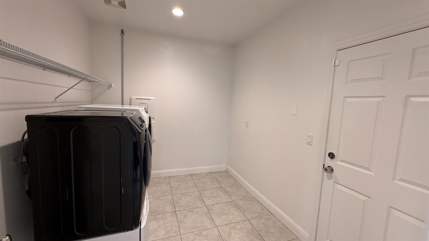2044 Edwards St, Los Banos, CA 93635