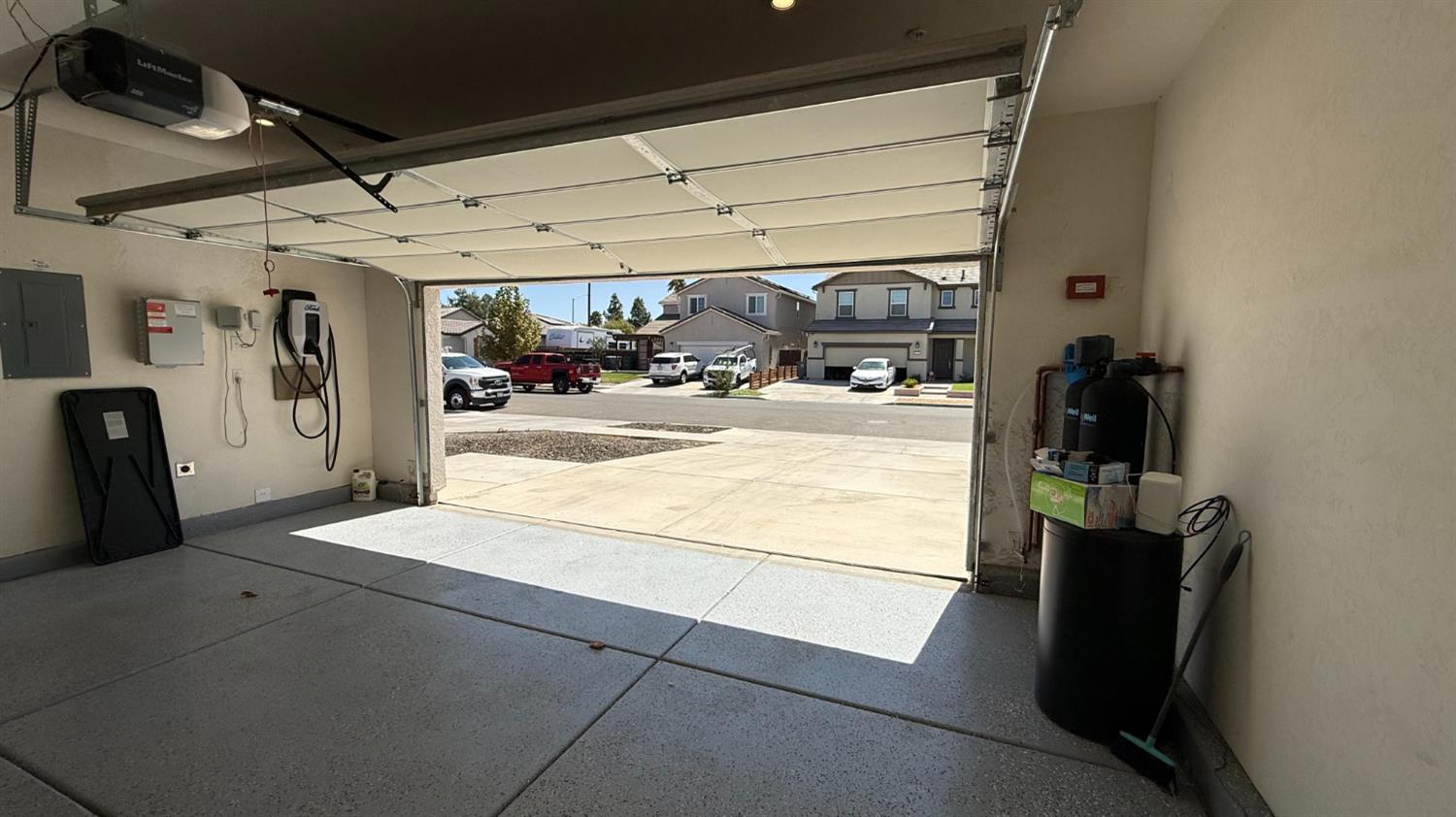 2044 Edwards St, Los Banos, CA 93635