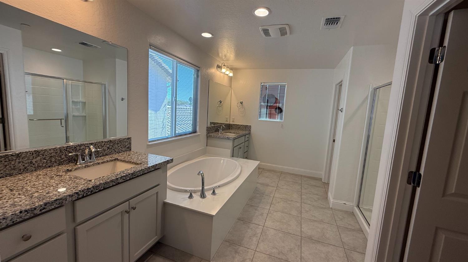 2044 Edwards St, Los Banos, CA 93635