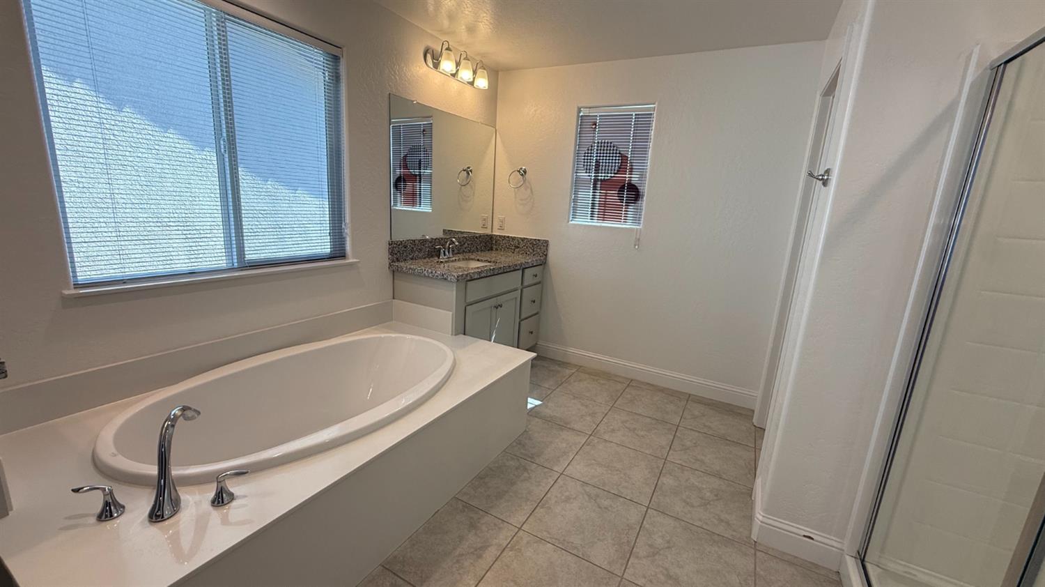2044 Edwards St, Los Banos, CA 93635