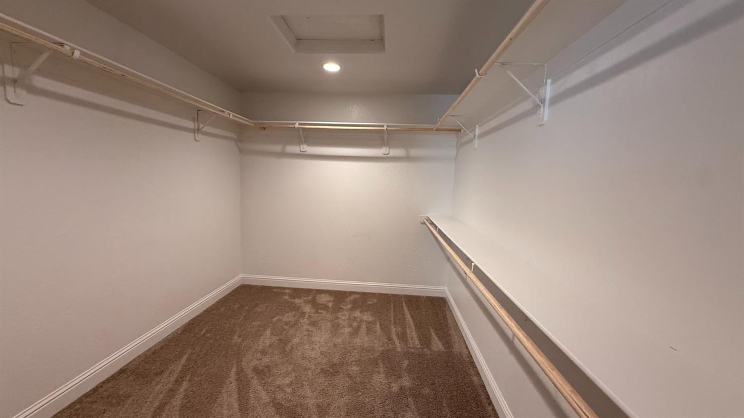 2044 Edwards St, Los Banos, CA 93635