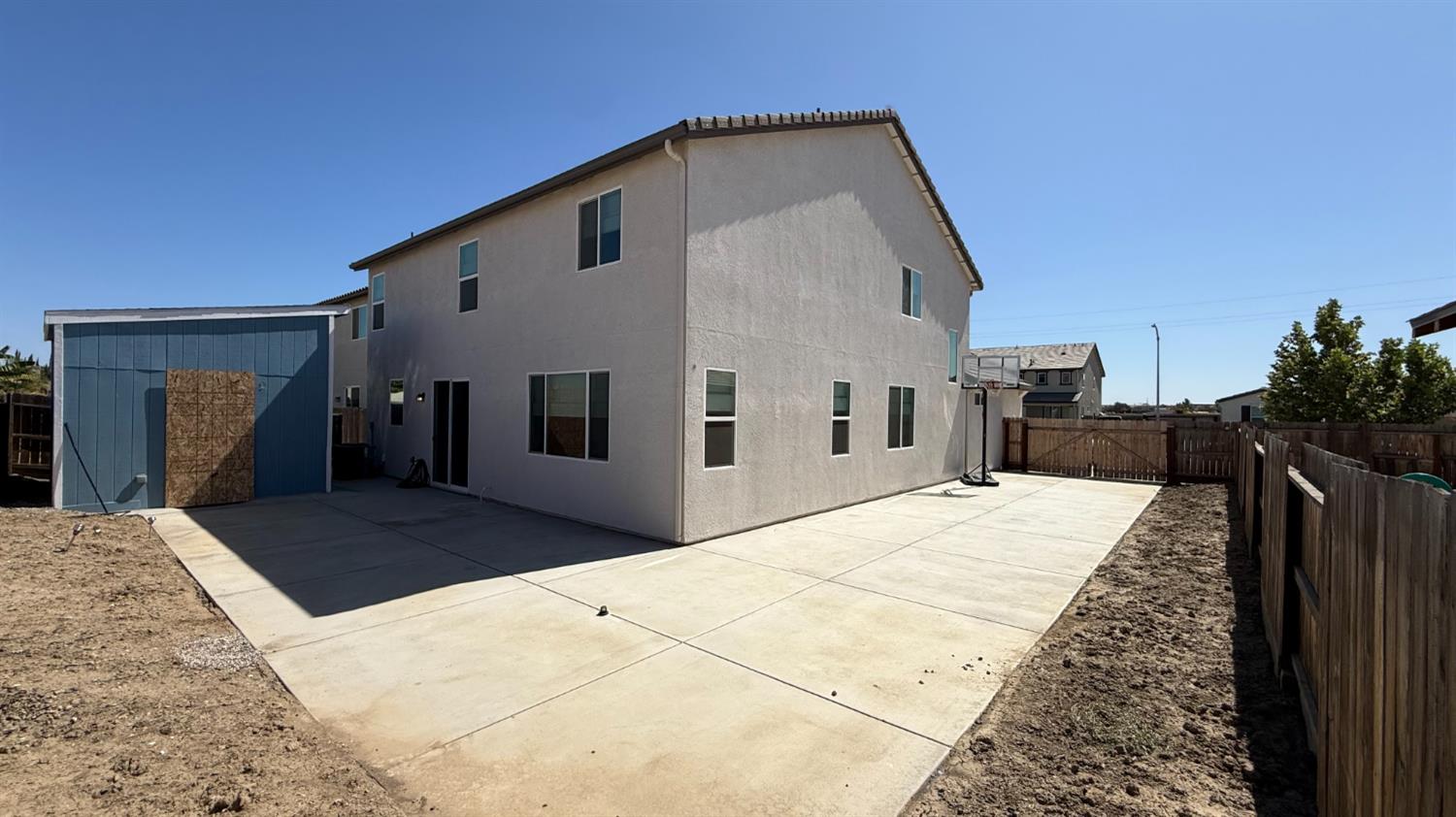 2044 Edwards St, Los Banos, CA 93635