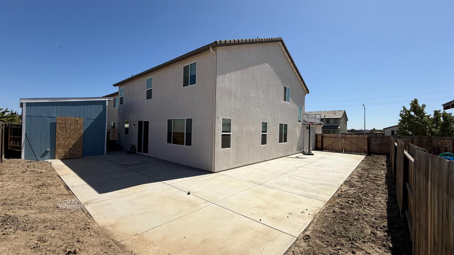 2044 Edwards St, Los Banos, CA 93635