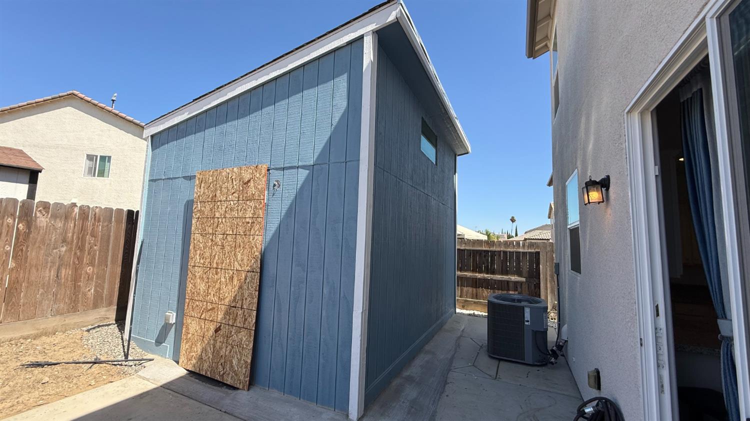 2044 Edwards St, Los Banos, CA 93635