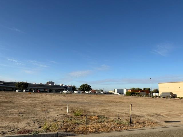 2552 Mitchell Ct, Madera, CA 93637
