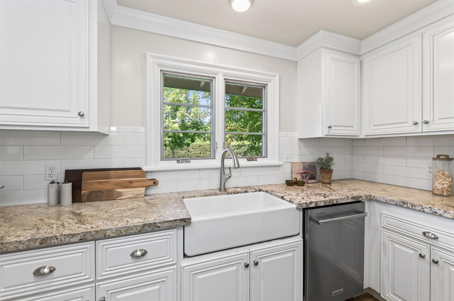 420 E Pontiac Way, Fresno, CA 93704