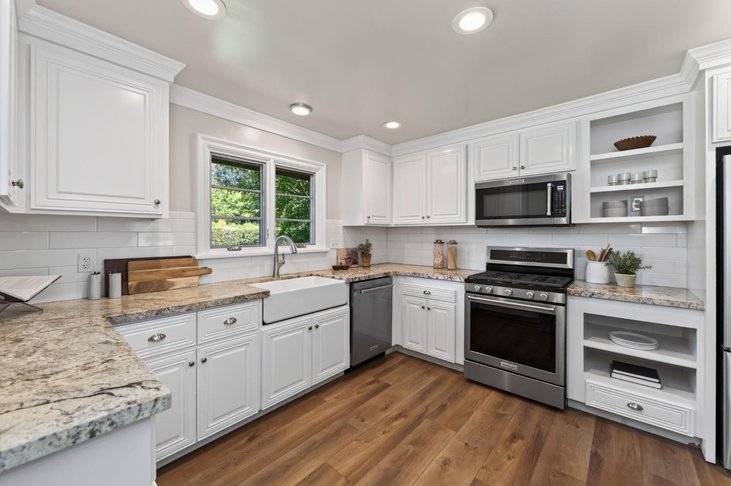 420 E Pontiac Way, Fresno, CA 93704