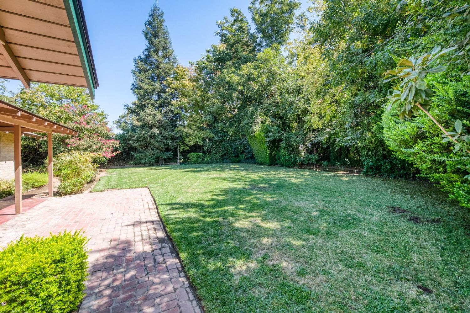 420 E Pontiac Way, Fresno, CA 93704