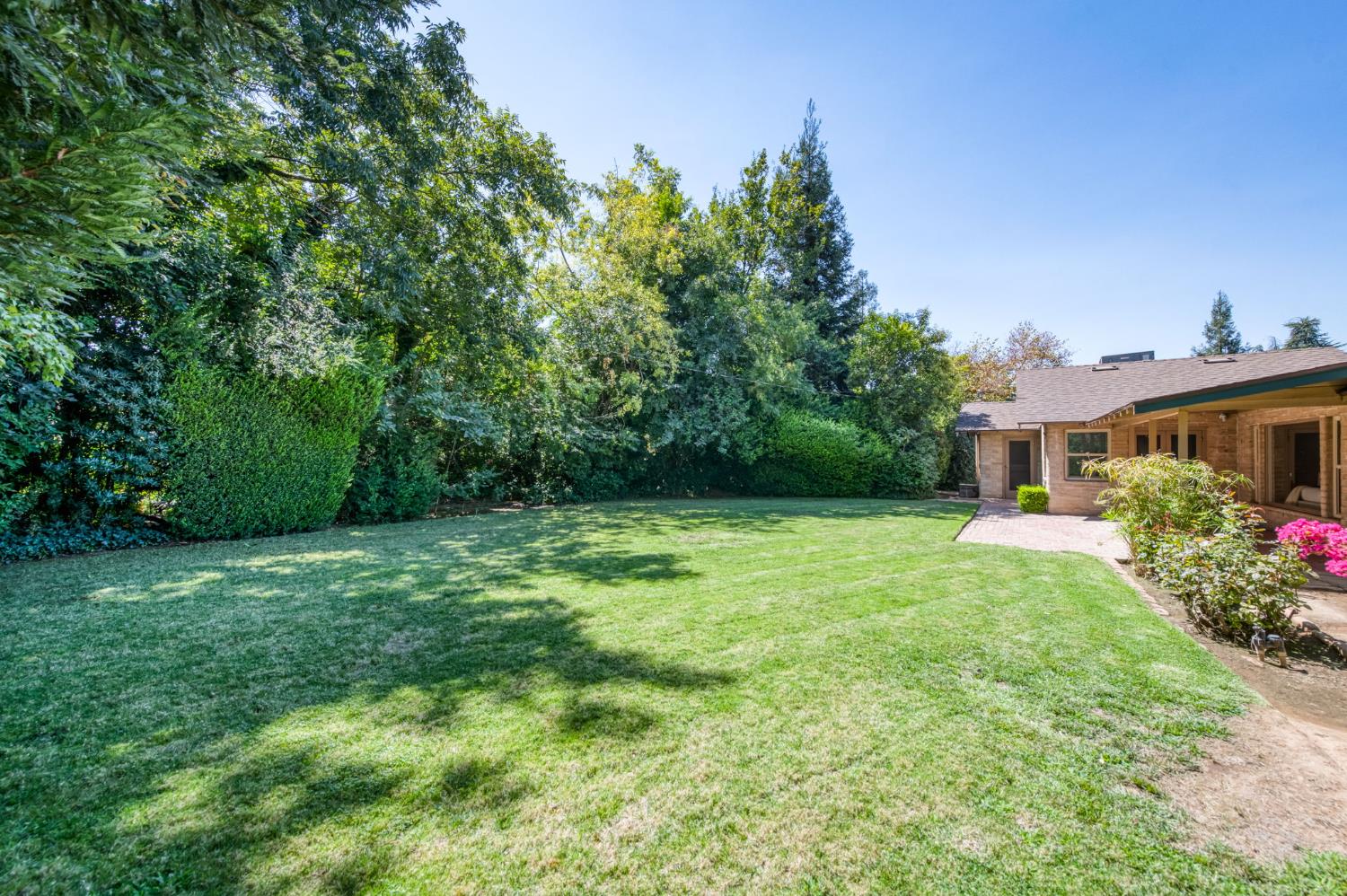 420 E Pontiac Way, Fresno, CA 93704