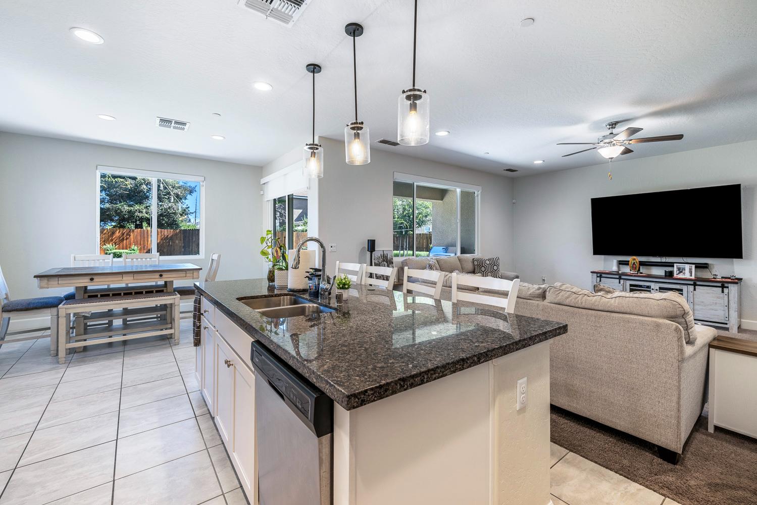 6756 E Brown Ave, Fresno, CA 93727