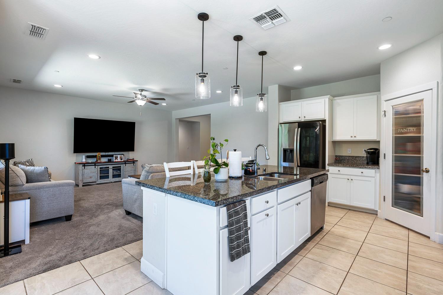 6756 E Brown Ave, Fresno, CA 93727