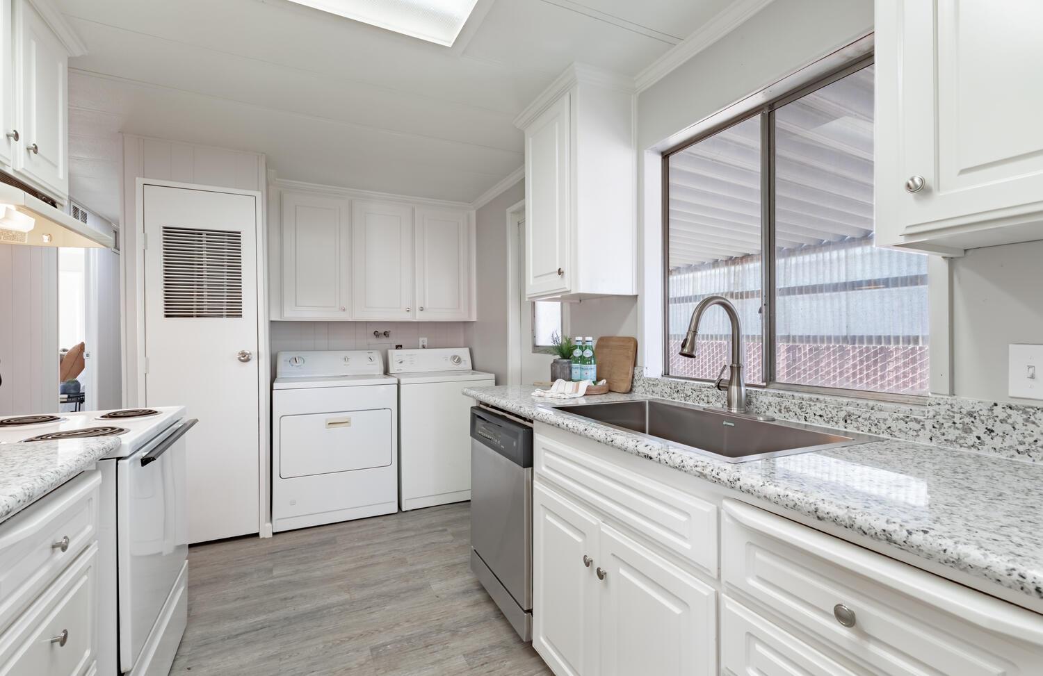 1001 Sylmar Ave #128, Clovis, CA 93612