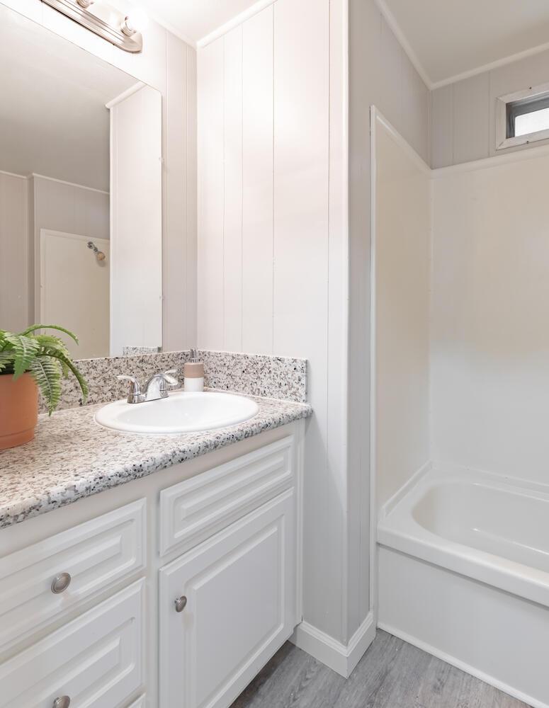 1001 Sylmar Ave #128, Clovis, CA 93612