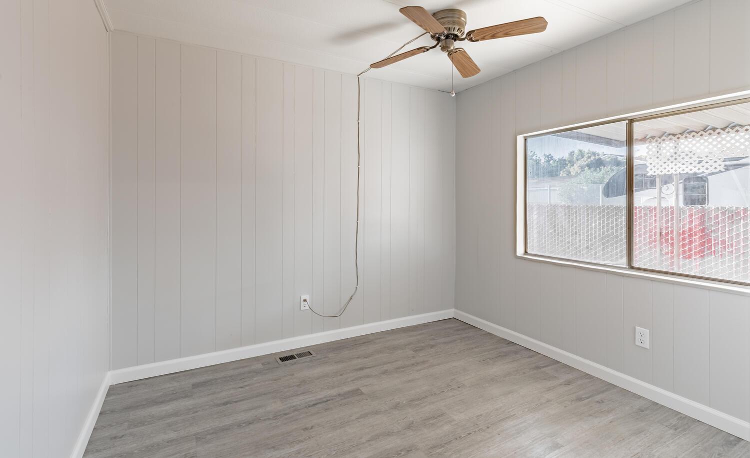 1001 Sylmar Ave #128, Clovis, CA 93612