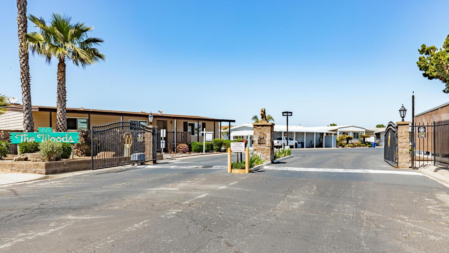 1001 Sylmar Ave #128, Clovis, CA 93612