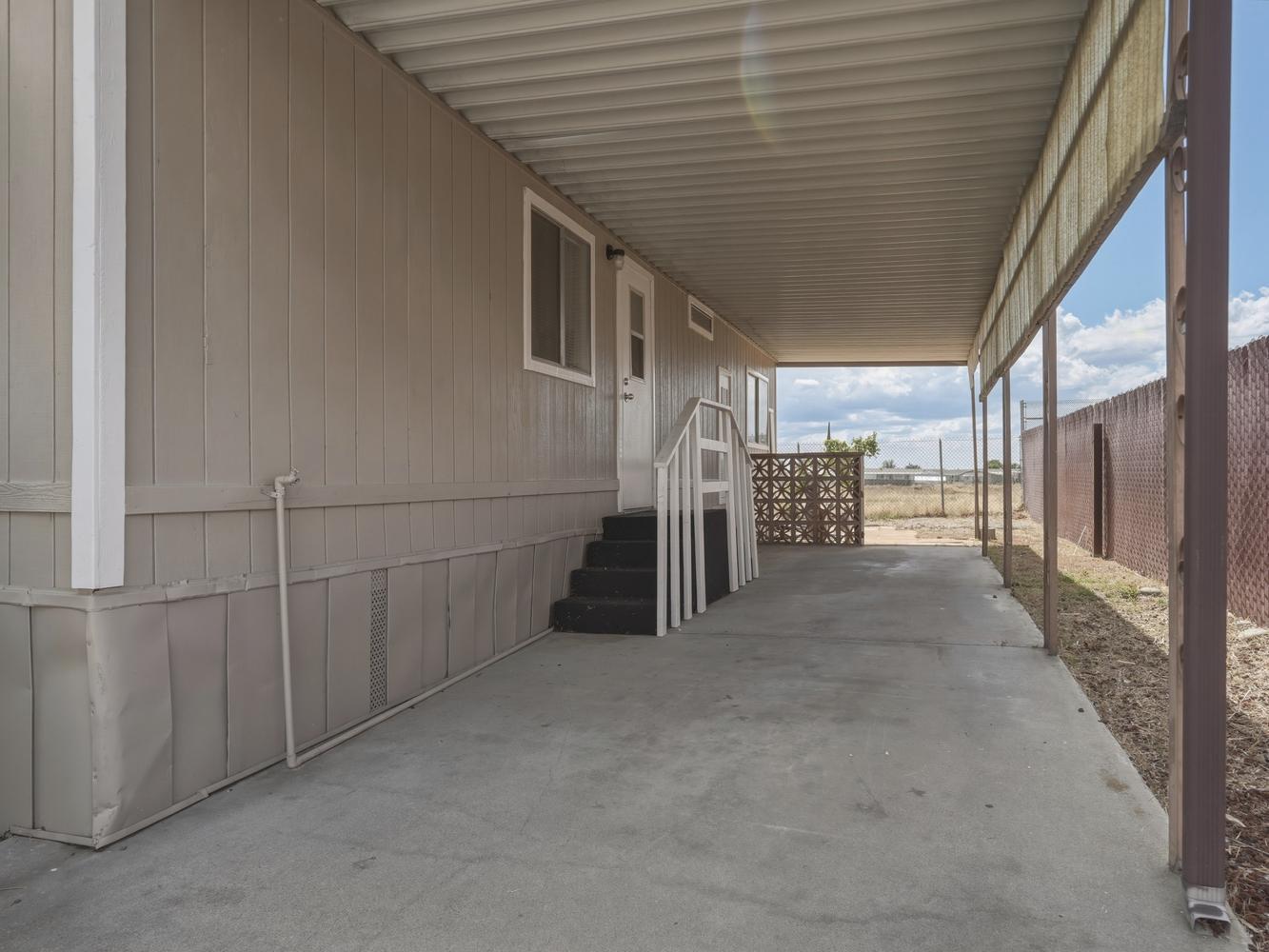 1001 Sylmar Ave #128, Clovis, CA 93612