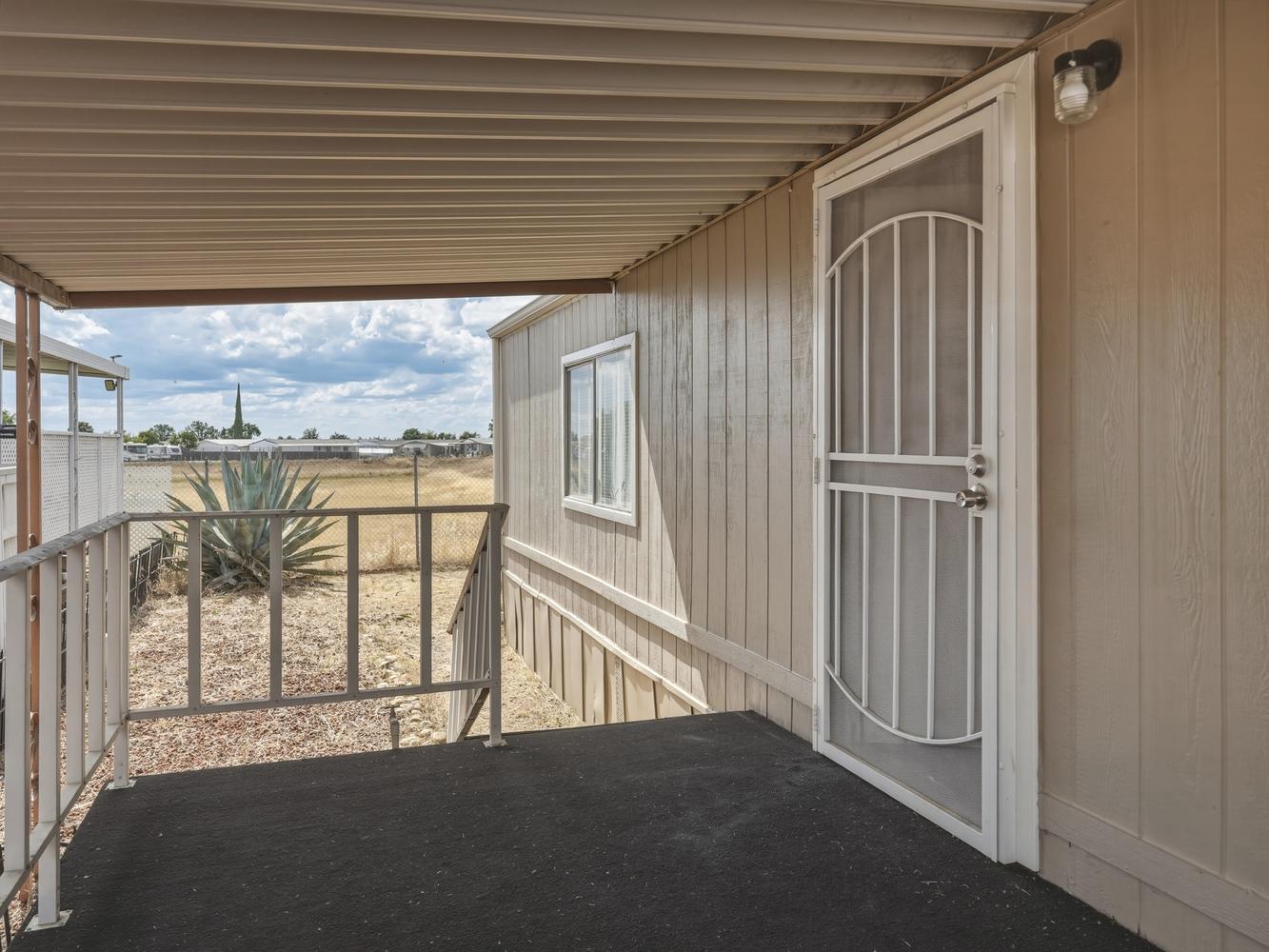 1001 Sylmar Ave #128, Clovis, CA 93612