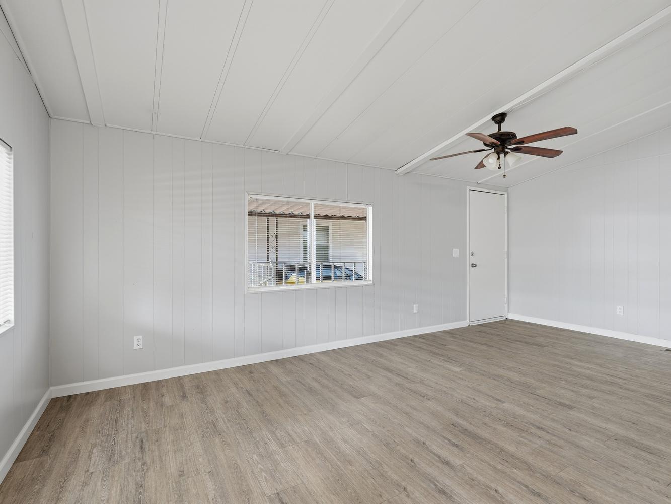 1001 Sylmar Ave #128, Clovis, CA 93612