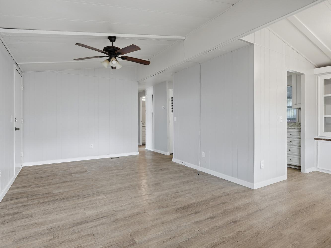 1001 Sylmar Ave #128, Clovis, CA 93612