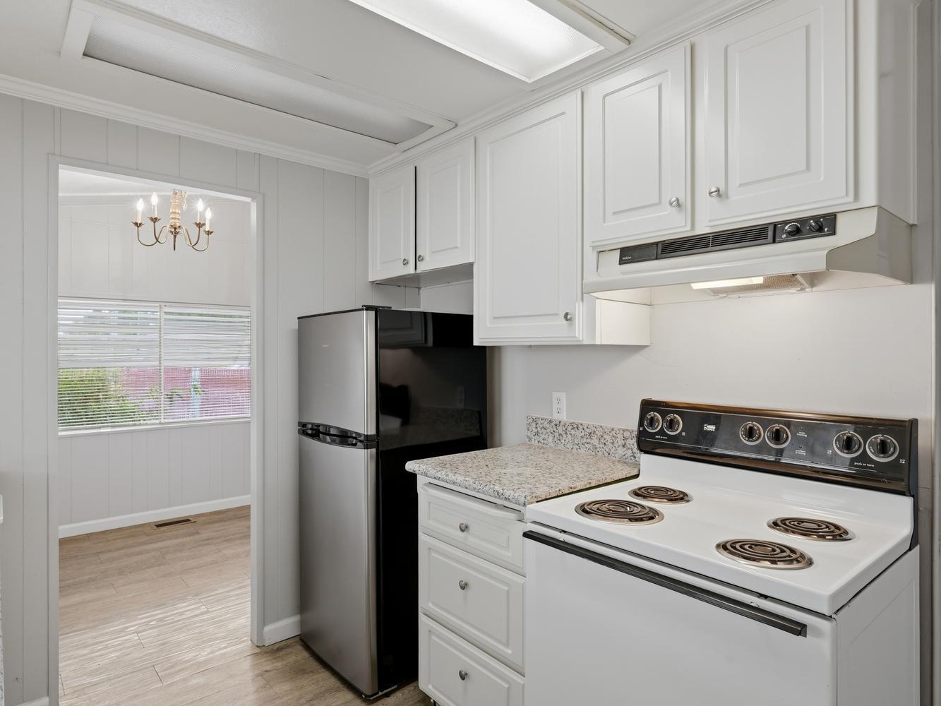 1001 Sylmar Ave #128, Clovis, CA 93612