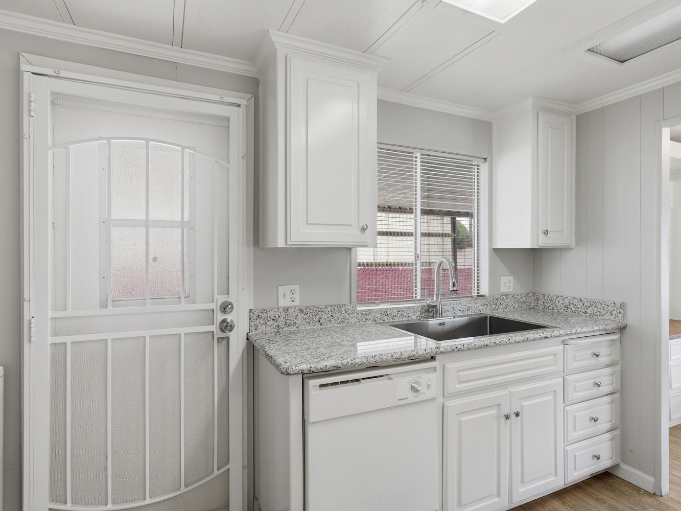 1001 Sylmar Ave #128, Clovis, CA 93612