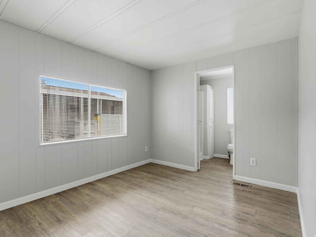 1001 Sylmar Ave #128, Clovis, CA 93612