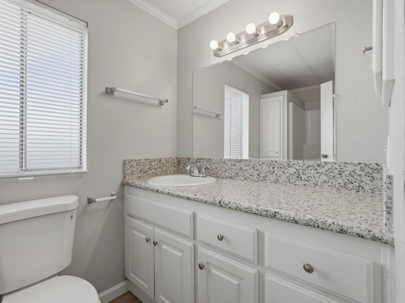 1001 Sylmar Ave #128, Clovis, CA 93612